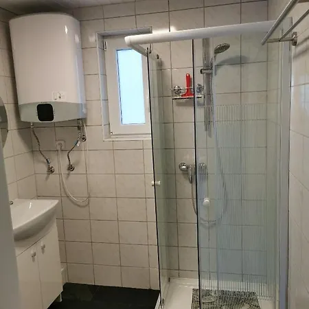 Herbert Apartment Galambok